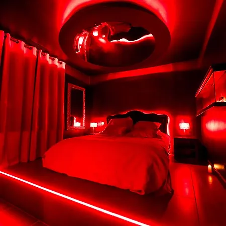 Romantic - - Centre *
